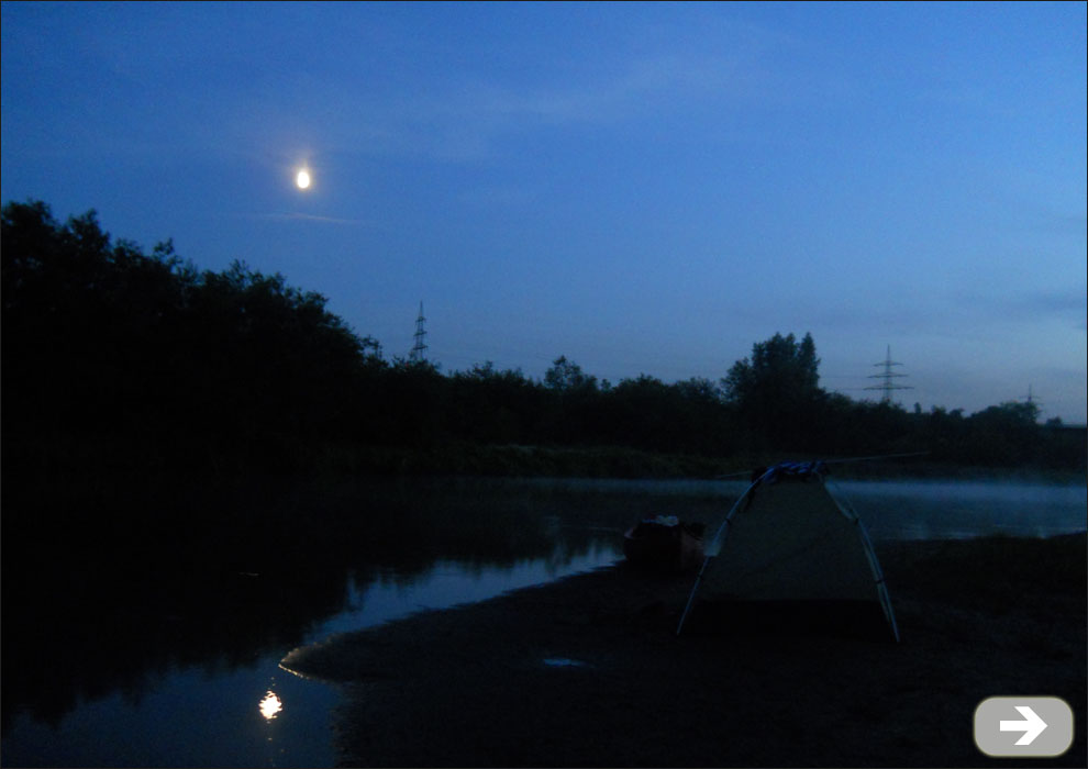 Zeltlager bei Nacht